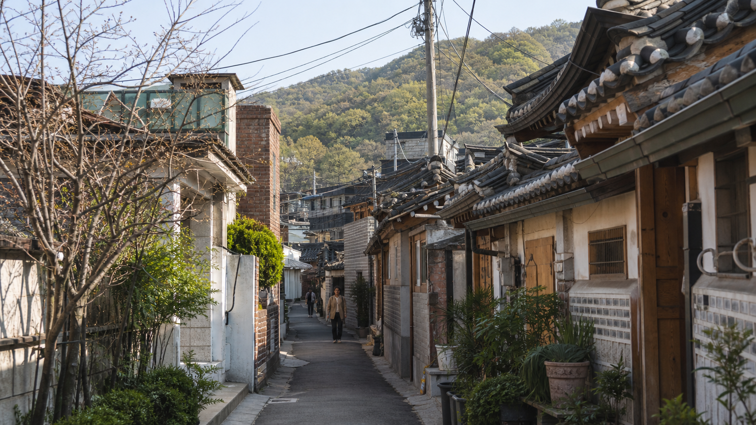 Coming down the Sajik Park side puts you into Seochon.