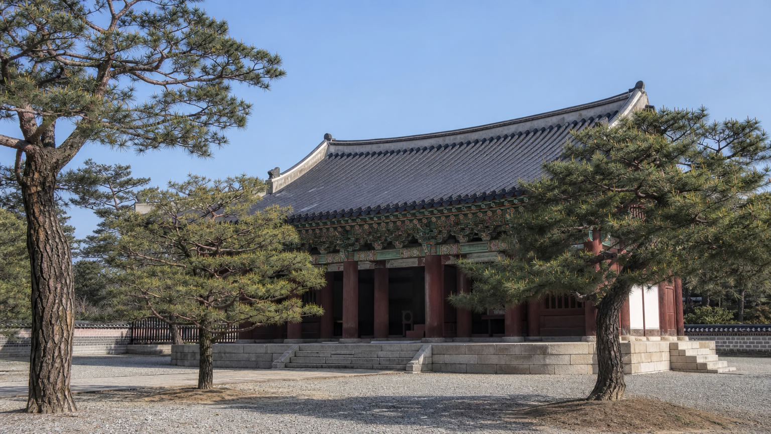 Gyeonggijeon. The main hall dates to 1410.