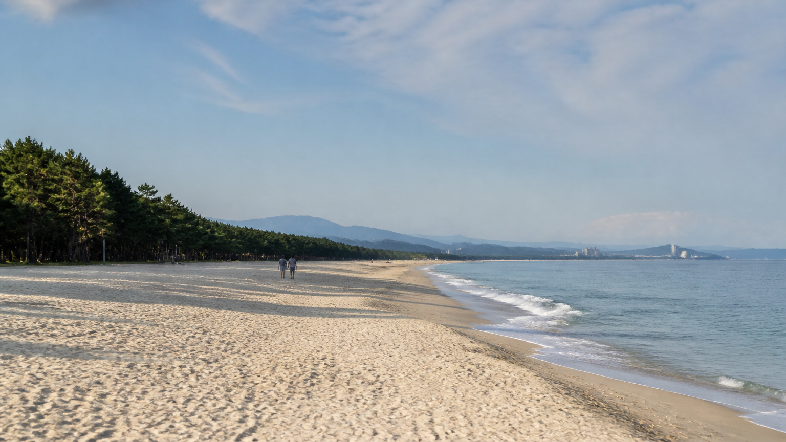 Gyeongpo in September. The same coast, without the crowd.